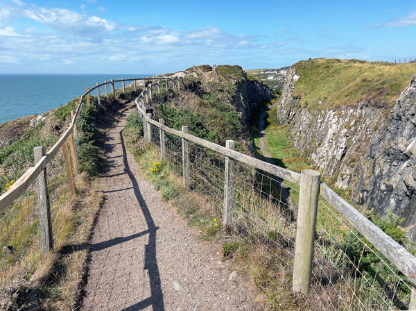 Shore cliffse
